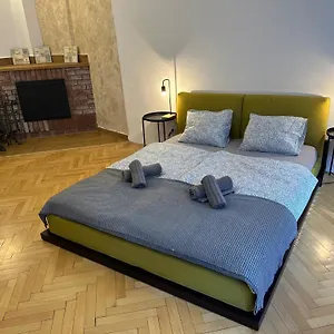  Appartamento Nerudova